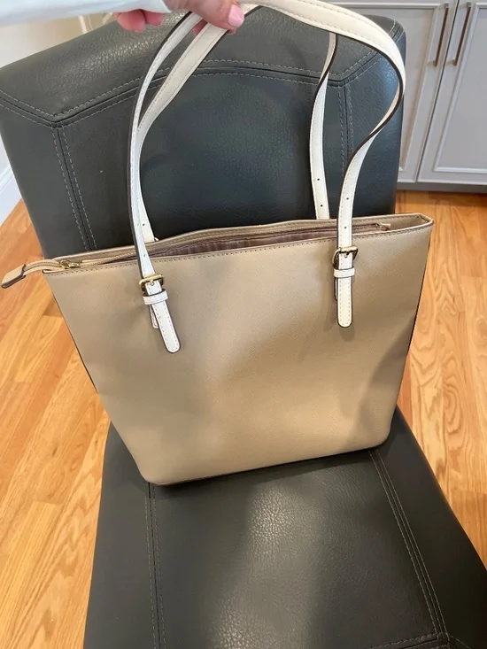 Purse - Picture 3 of 3